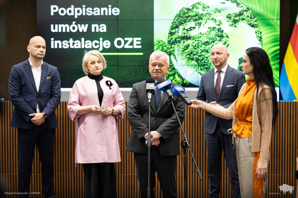 Podlaskie inwestuje w zieloną energię. Ponad 5,3 mln zł z funduszy europejskich wsparcia na OZE
