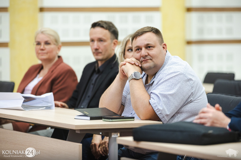 Spotkanie marszałka z samorządowcami i przedstawicielami PKS Nova