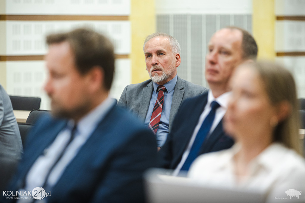Spotkanie marszałka z samorządowcami i przedstawicielami PKS Nova
