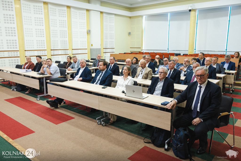 Spotkanie marszałka z samorządowcami i przedstawicielami PKS Nova