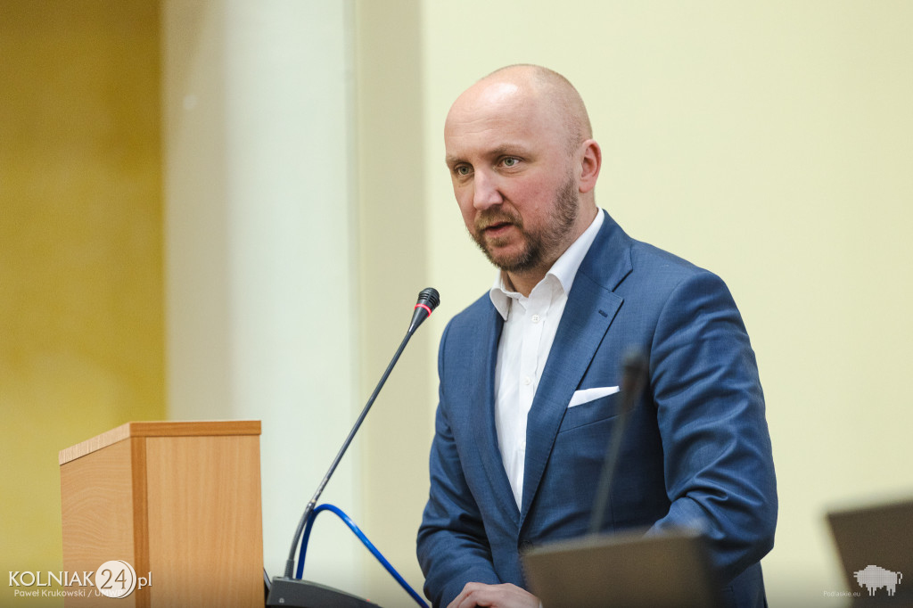 Spotkanie marszałka z samorządowcami i przedstawicielami PKS Nova