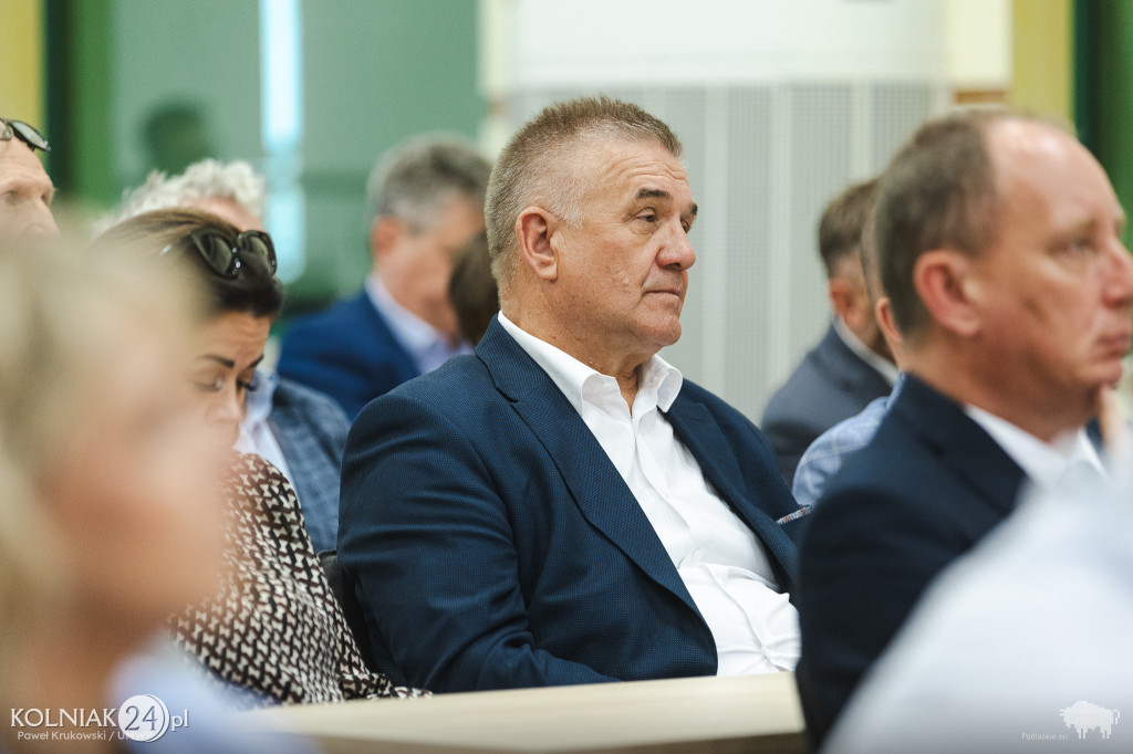 Spotkanie marszałka z samorządowcami i przedstawicielami PKS Nova