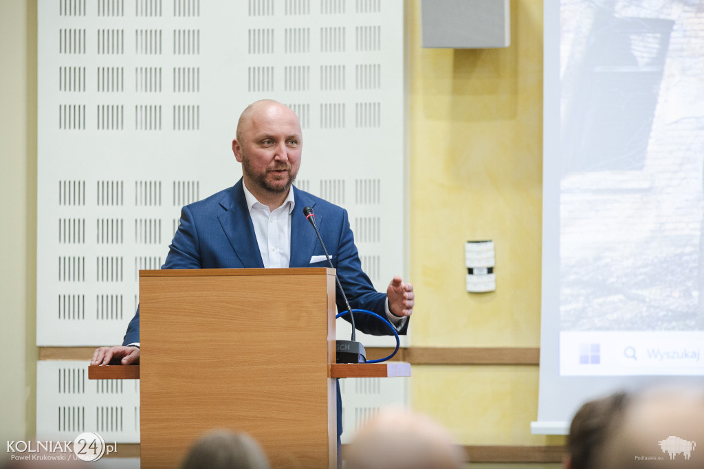 Spotkanie marszałka z samorządowcami i przedstawicielami PKS Nova