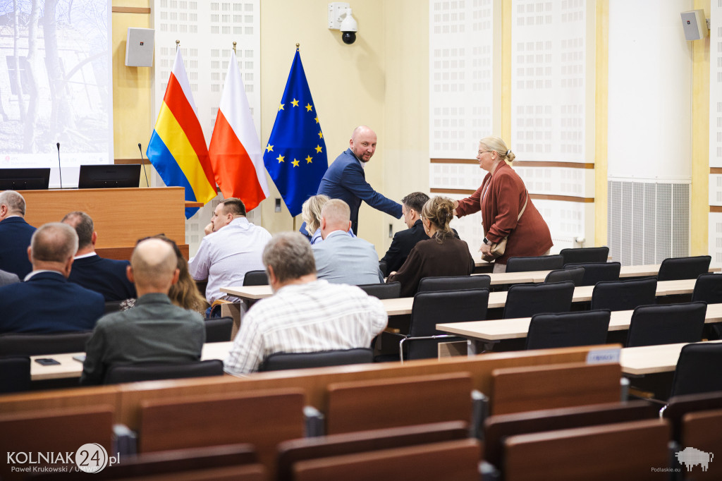 Spotkanie marszałka z samorządowcami i przedstawicielami PKS Nova