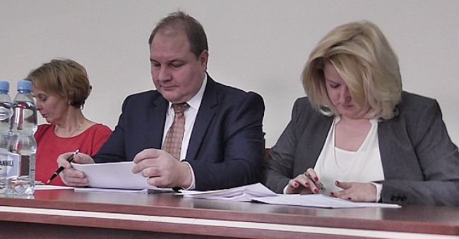 Ktoś grubo przesadził z zarobkami w Stawiskach?