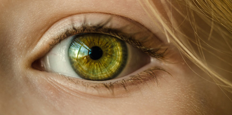 Soczewki kontaktowe - fakty i mity, które musisz znać