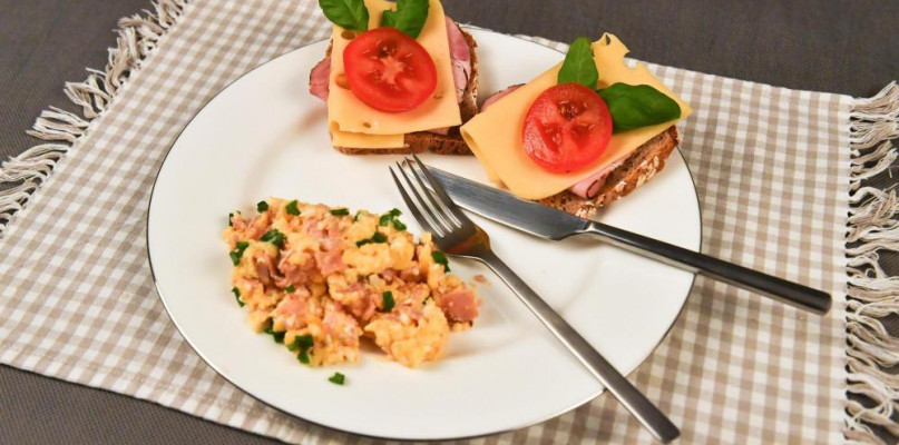 Jedz obfite śniadanie zamiast dużego obiadu - radzą naukowcy
