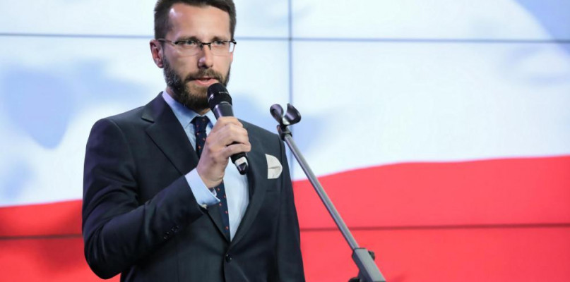 Fogiel: wojewodowie i sanepid na bieżąco monitorują sytuację w DPS-ach