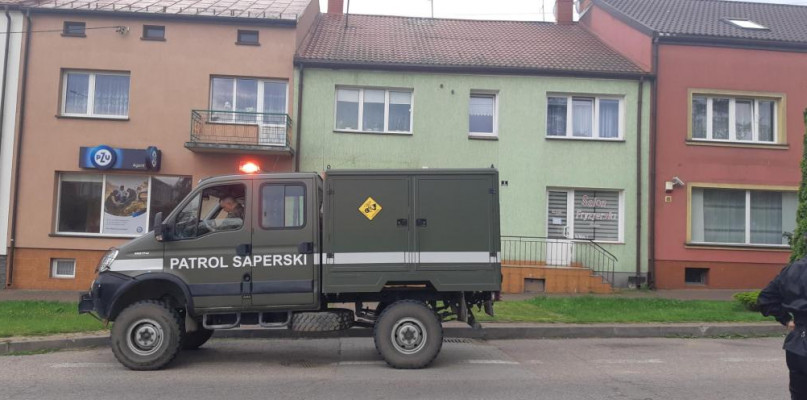 Proces ewakuacji rozpoczął się o godz. 13.30. Saperzy z Orzysza zakończyli akcję podjęcia pocisku o godzinie 15:42 (Fot. KPP Kolno)