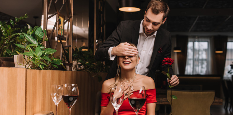 Potrójne obchody i czarny makaron! Jak obchodzi się Walentynki na świecie?