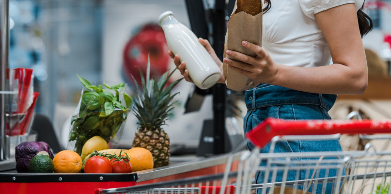 Zapłacisz za zakupy spożywcze nawet 45 dni po fakcie? Ta sieć wprowadza...