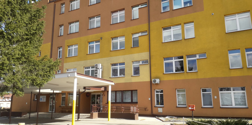 Pacjenci są zdani wyłącznie na siebie, nikomu się w tym szpitalu nie pomaga - twie