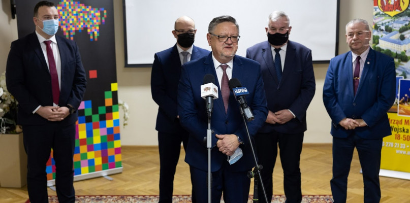 W ramach RFRD zostanie dofinansowanych 51 obwodnic. Nowa infrastruktura powstanie w ciągach dróg wojewódzkich. Premier przyznał niemal 2,4 mld zł dofinansowania, a łączna wartość zadań to 4,5 mld zł (fot. Mateusz Duchnowski/UMWP)