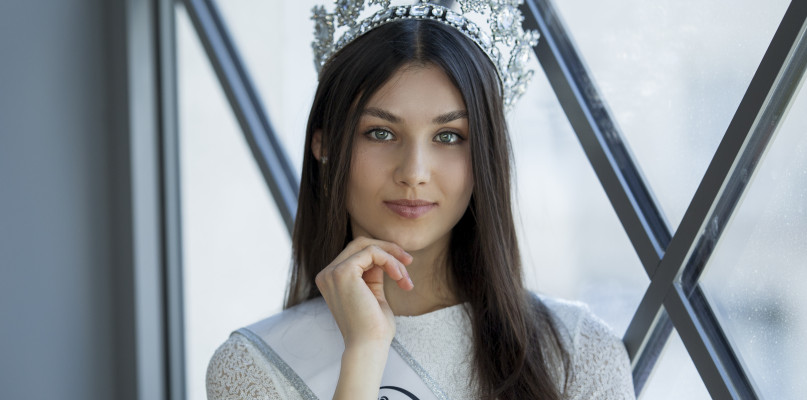 Na zdjęciu obecna Miss Nastolatek Ola Żebrowska (fot. Karolina Rafałowska)