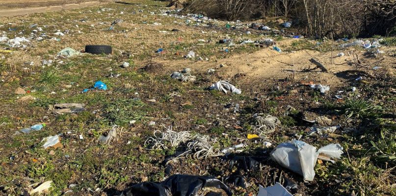 Czego obawiają się mieszkańcy w Twojej okolicy? Jakie zagrożenia są najbardziej uciążliwe dla Ciebie? Odwiedź Krajową Mapę Zagrożeń Bezpieczeństwa i podziel się swoimi spostrzeżeniami. Dzięki sygnałom przekazywanym przez internautów za pośrednictwem Krajowej Mapy Zagrożeń Bezpieczeństwa, w gminie Grabowo zostało zlikwidowane nielegalne wysypisko śmieci (fot. KPP Kolno)
