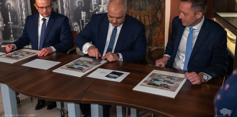 Poczta Polska emituje znaczki okolicznościowe najczęściej z okazji ważnych rocznic czy wydarzeń. Tematyka cyklu „Piękno Polski” jest nieco inna, ale jak podkreślał prezes Poczty Polskiej Tomasz Zdzikot też bardzo trudna.