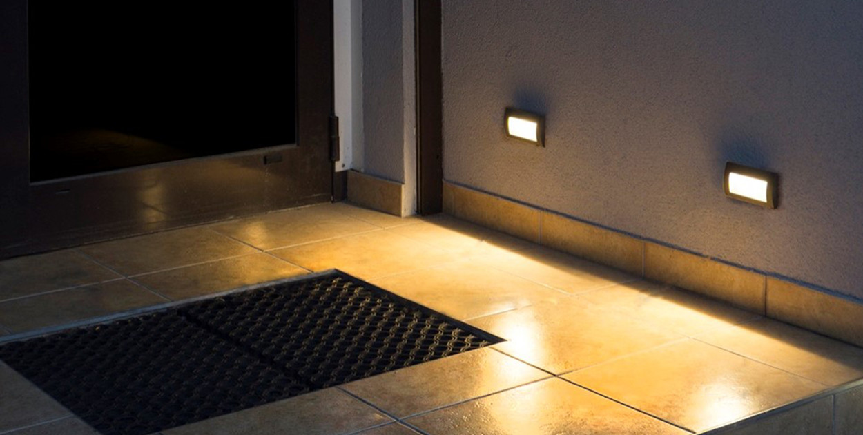 Jakie lampy schodowe najlepiej sprawdzą się w domu jednorodzinnym? Podpowiadamy!