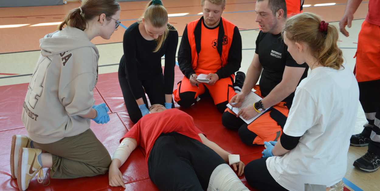 Do zawodów zgasiło się 30 trzyosobowych drużyn. Niestety nie wszystkie drużyny zostały dopuszczone do wzięcia udziału, część z nich została zdyskwalifikowana ze względów na niedopełnienie formalnych wytycznych