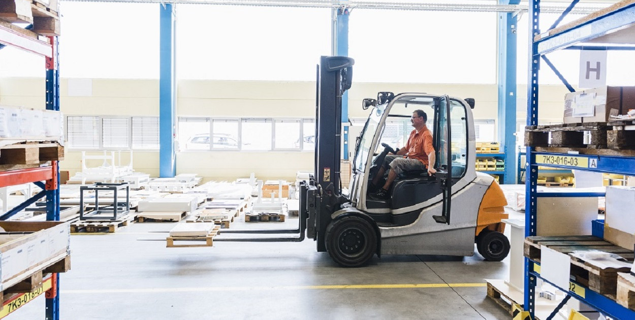 Magazynier w Białymstoku — ile można zarobić?