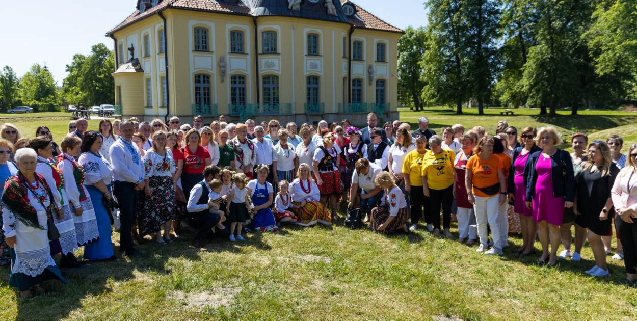 Dotacje otrzymały m.in. Koła Gospodyń Wiejskich z powiatu kolneńskiego: w Wykowie, Rupinie, Bialikach, Filipkach Dużych, Zabielu, Wykowie, Zaskrodziu, Okurowie, Czerwonem, Glinkach, Borkowie, Ptakach, Cieciorach i Niksowiźnie