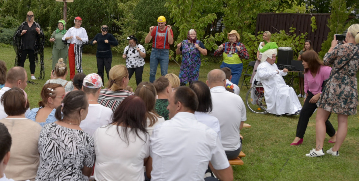 Taka impreza jest okazją do zaprezentowania umiejętności uczestników WTZ czy ŚDS. Poza tym jest to forma rehabilitacji i integracji (Fot. Archiwum powiatu kolneńskiego)