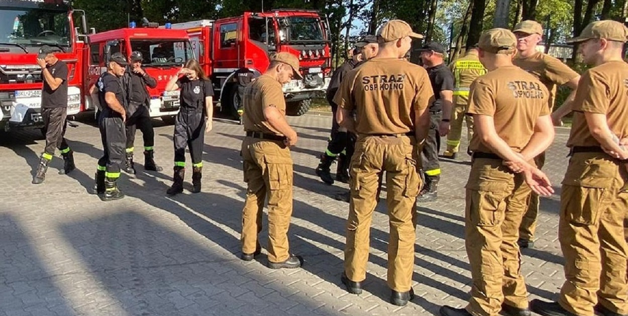 Strażacy z OHP Mały Płock: Serdecznie dziękujemy kolegom z OSP Zabiele, OSP Kolno za  wspólne manewry, a strażakom zawodowym z PSP Kolno oraz kadrze dowodzącej za zorganizowanie ćwiczeń i dzielenie się swoją wiedzą oraz doświadczeniem (fot. OSP Mały Płock)