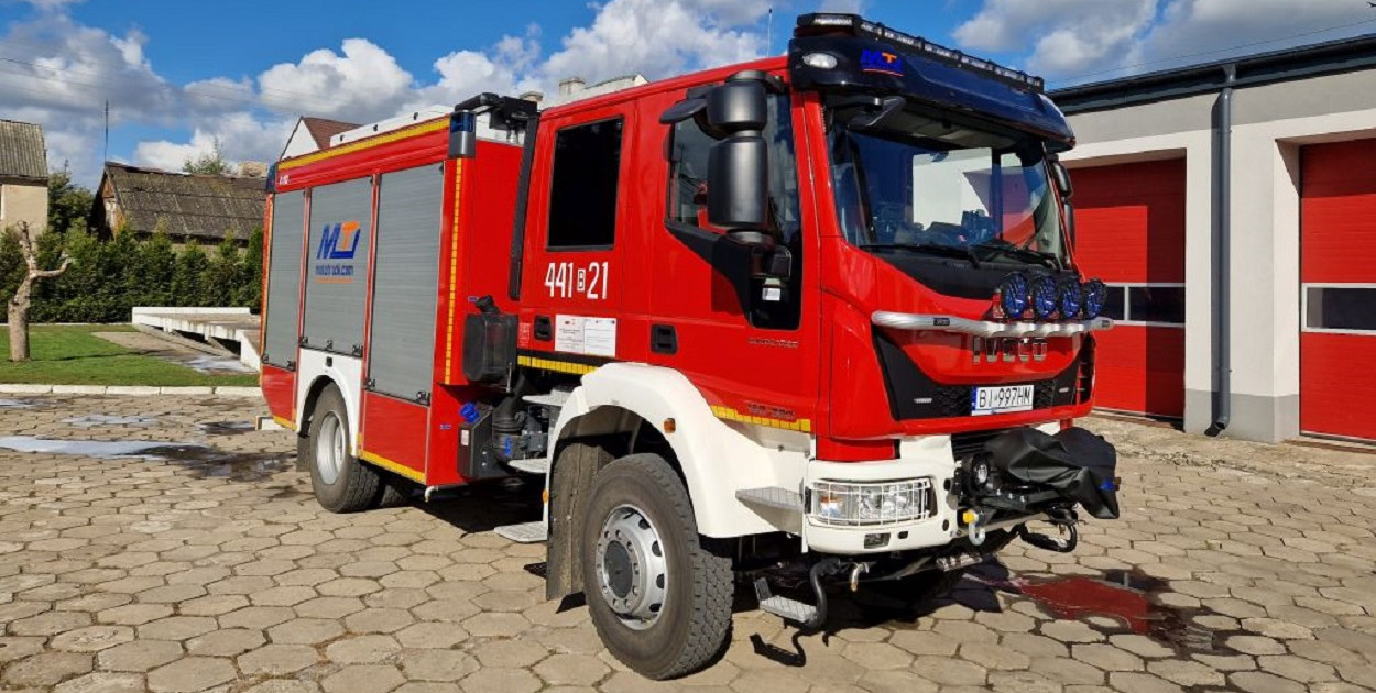 Komenda Powiatowa PSP w Kolnie otrzymała średni samochód ratowniczo gaśniczy na podwoziu Iveco  (Fot. archiwum KP PSP Kolno)