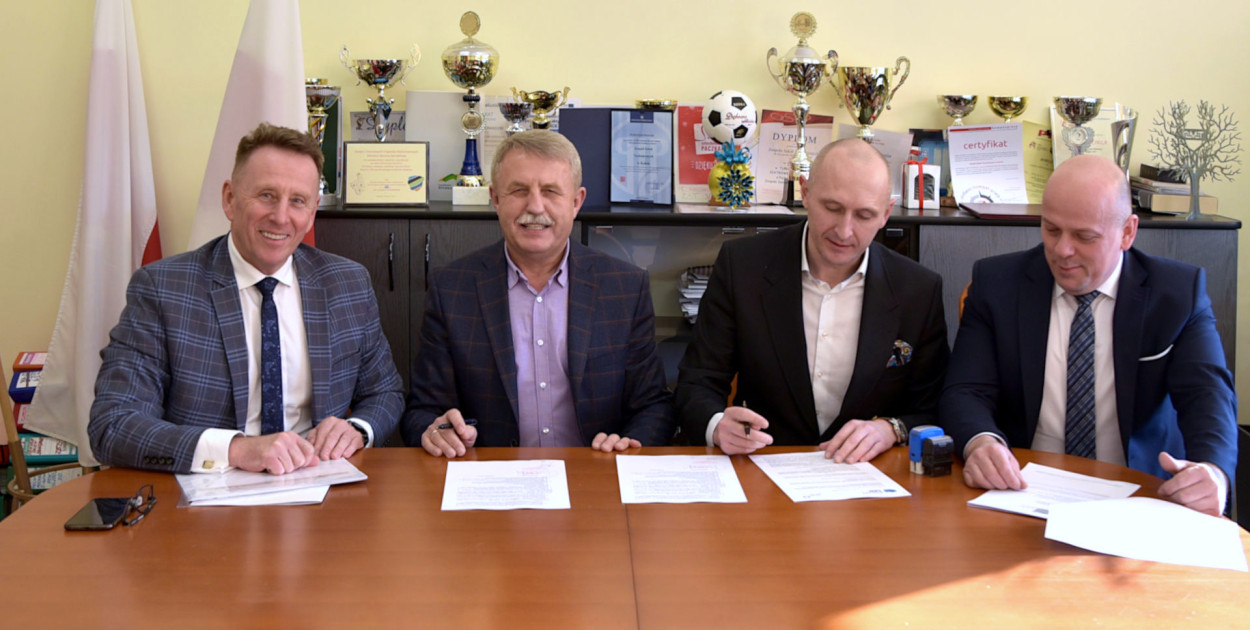 W związku z prowadzeniem tej inwestycji ma zostać wykonana rozbiórka istniejącej sali gimnastycznej wraz z łącznikiem, budowa parkingu, drogi pożarowej i niezbędnej infrastruktury technicznej (fot. powiat Kolno)