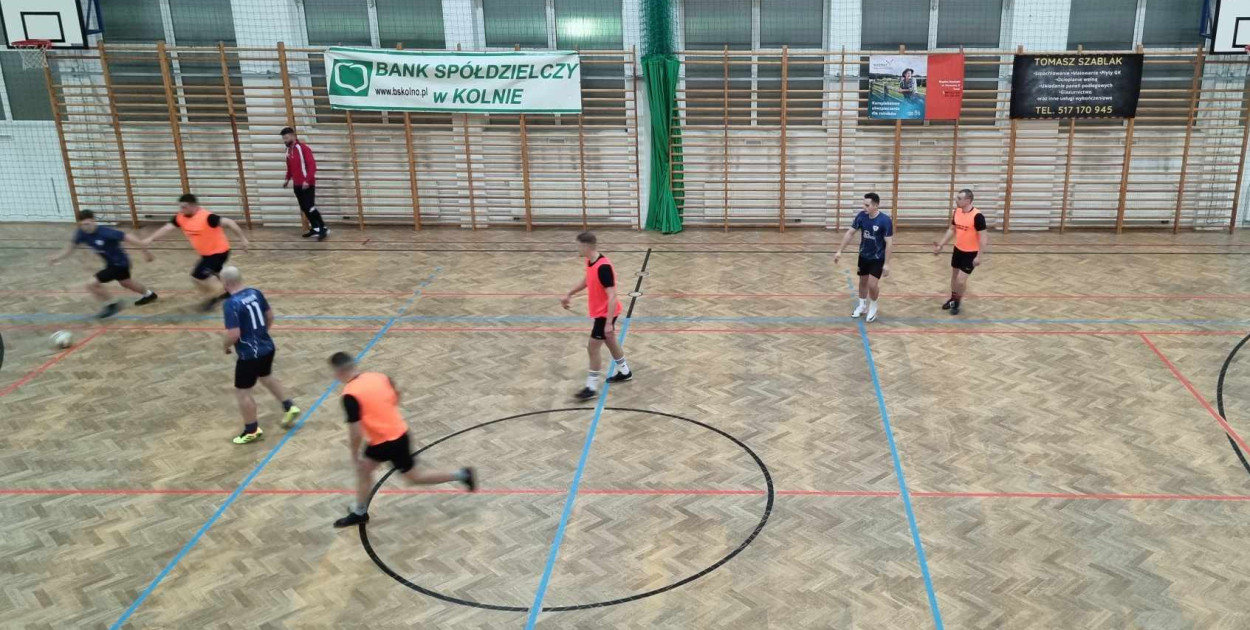 Sponsorzy: GMINA TUROŚL , BANK SPÓŁDZIELCZY W KOLNIE, PHU ADBUD ,  MULTI – UBEZPIECZENIA - Bogdan Stachelek i Dominik Stachelek , Szablak Tomasz – usługi wykończeniowe.