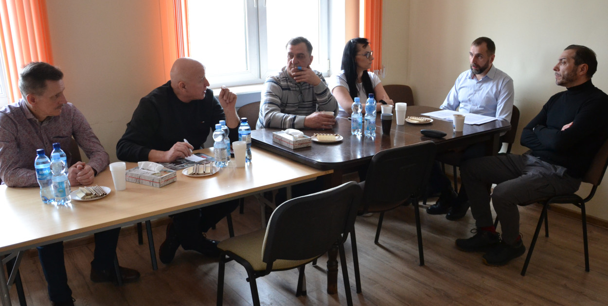 Prawie dwie godziny trwało spotkanie z Krzysztofem Jutrzenką z Okręgowego Inspektoratu Pracy w Białymstoku – Oddział Łomża (na zdjęciu drugi z prawej)