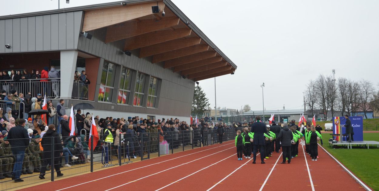 Wszystkie prace budowlane zostały zamknięte w ubiegłym roku przez generalnego wykonawcę, czyli firmę Greta Sport z Dąbrowy Górniczej. Nowoczesny stadion daje m.in. możliwość organizowania zawodów o charakterze ponadlokalnym