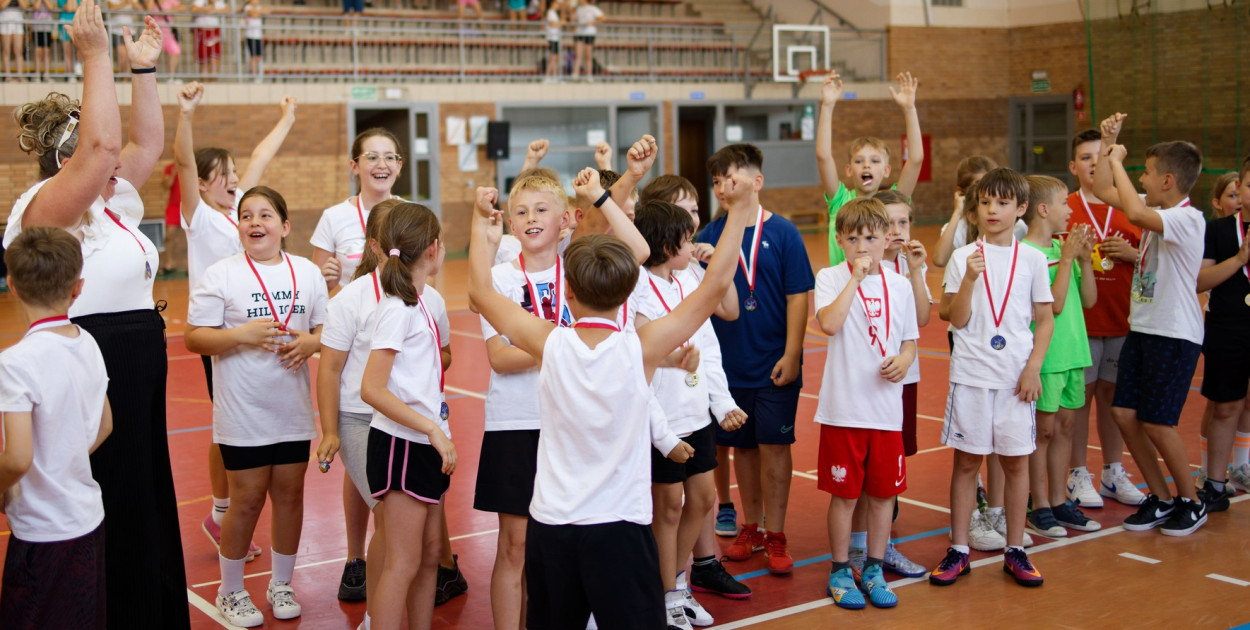 KOKiS bardzo dziękuje paniom przygotowującym drużyny za zaangażowanie, opiekę i pomoc w przeprowadzeniu Igrzysk. Zbudowani optymizmem, zapraszamy za rok na kolejne zmagania (fot. Łukasz Łukaszewicz)