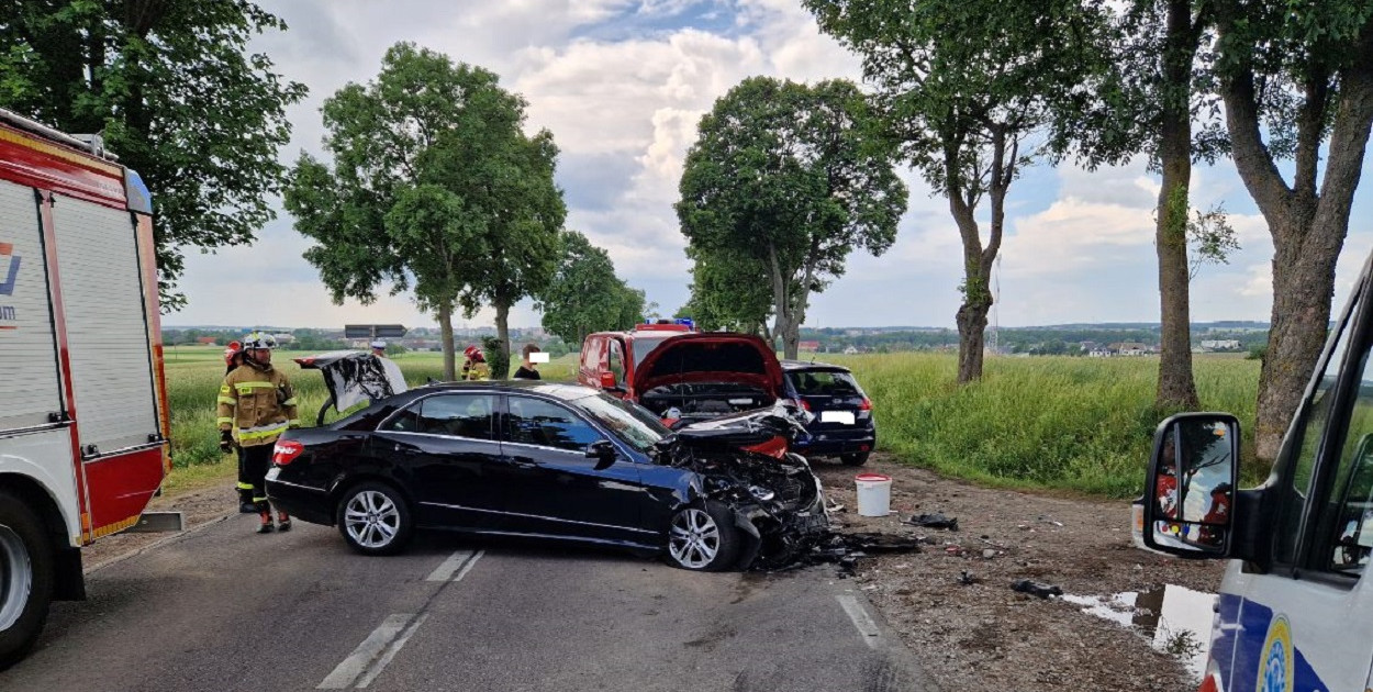 W sumie wszystkimi samochodami jechało pięć osób (Fot. PSP Kolno)