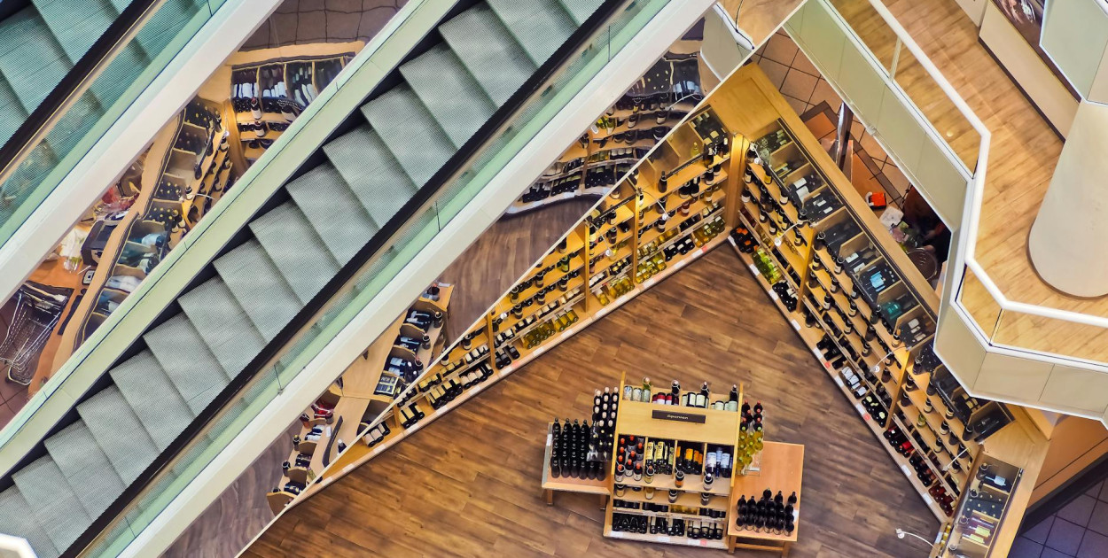 Komercializacja Centrów Handlowych: Kluczowe Aspekty i Wyzwania