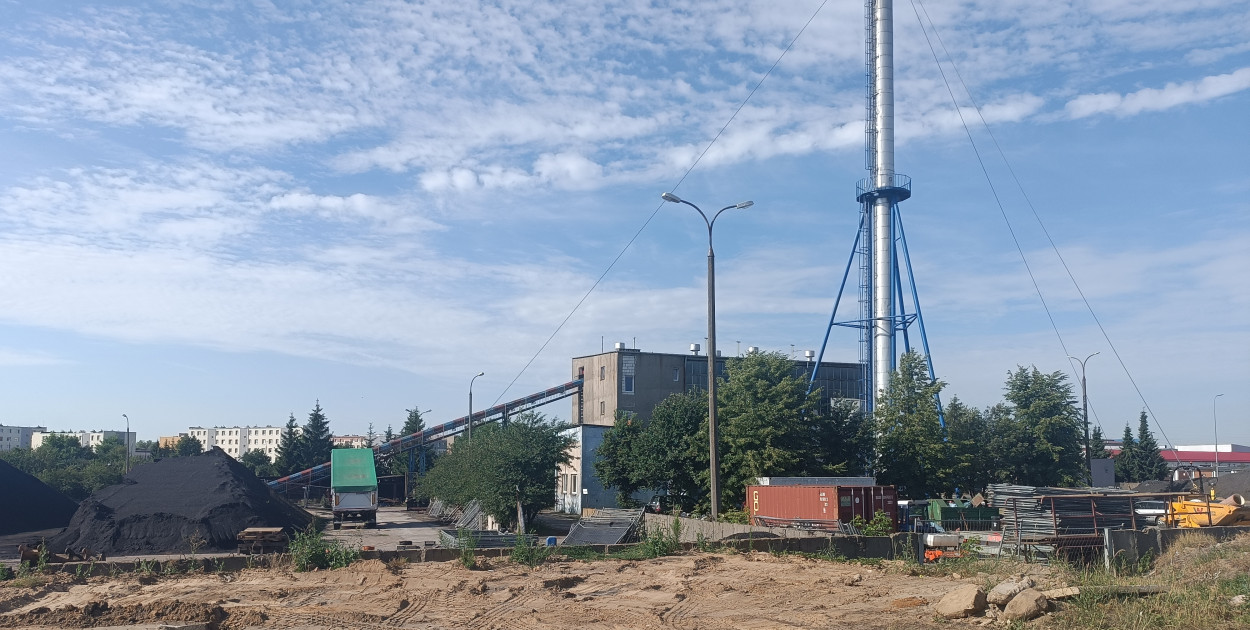 W marcu burmistrz tłumaczył, że w drugim etapie modernizacji (realizacja to lata 2026-2028) do wyboru są dwa rozwiązania (RDF albo biogazownia). Decyzja jeszcze nie zapadła.  Koszt realizacji tego etapu szacowany jest na kwotę od 120 do 150 mln. Ta inwestycja miałaby mieć miejsce przy kolneńskiej oczyszczalni ścieków