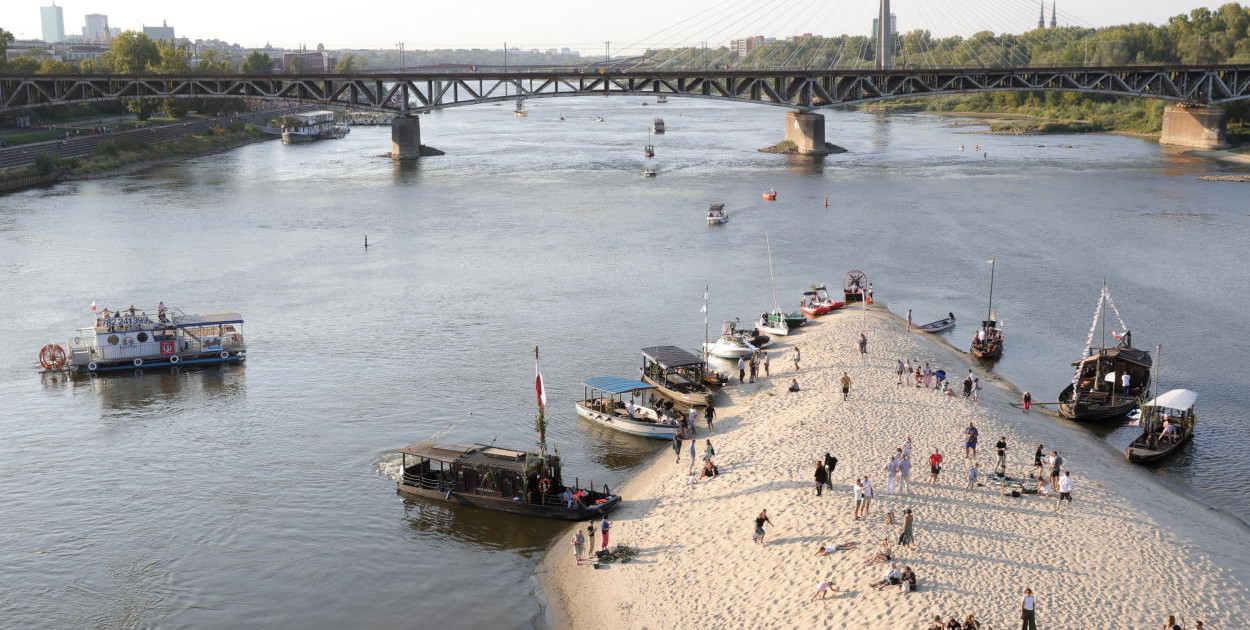 Warszawa: rekordowo niski poziom wody w Wiśle