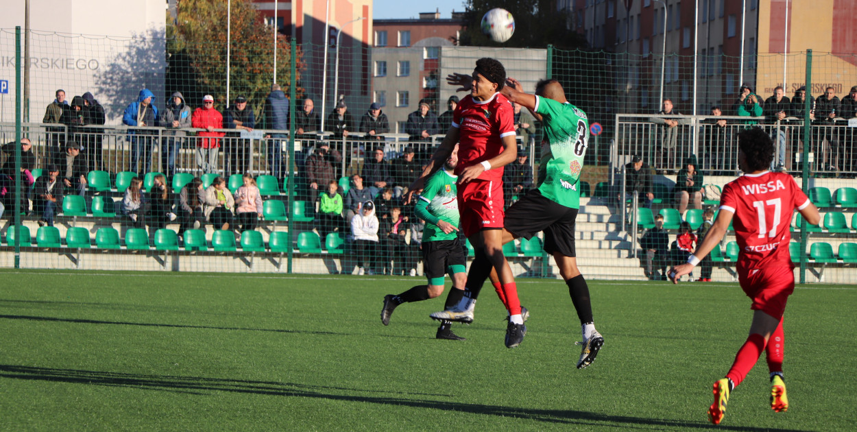 Spotkanie z Wissą Orzeł mógł wygrać, ale zabrakło skuteczności. Szkoda zmarnowanych sytuacji. Orzeł Kolno z 14 punktami zajmuje 13 miejsce w tabeli 4 ligi (fot. E. Zadroga)