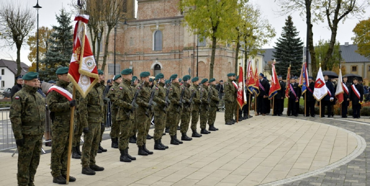 Na zdjęciu ubiegłoroczne Gminne Obchody Narodowego Święta 105-ej Rocznicy Odzyskania Niepodległości w Stawiskach