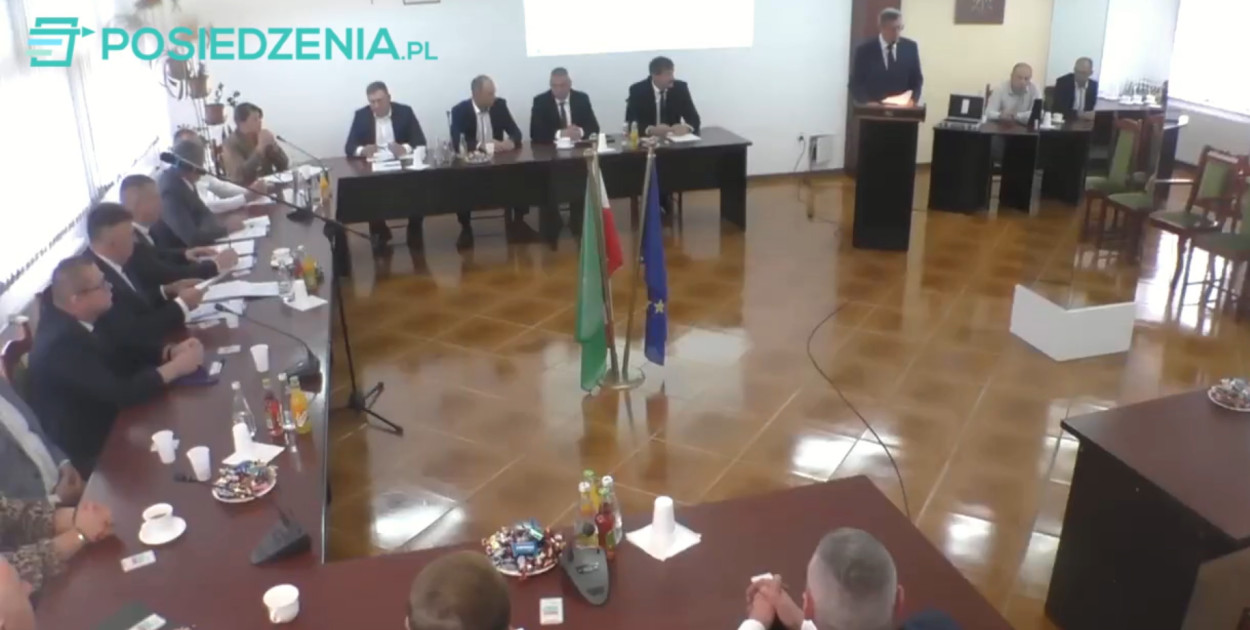 Podstawowa dieta radnego w Turośli to 900 zł (fot. nagranie z sesji)