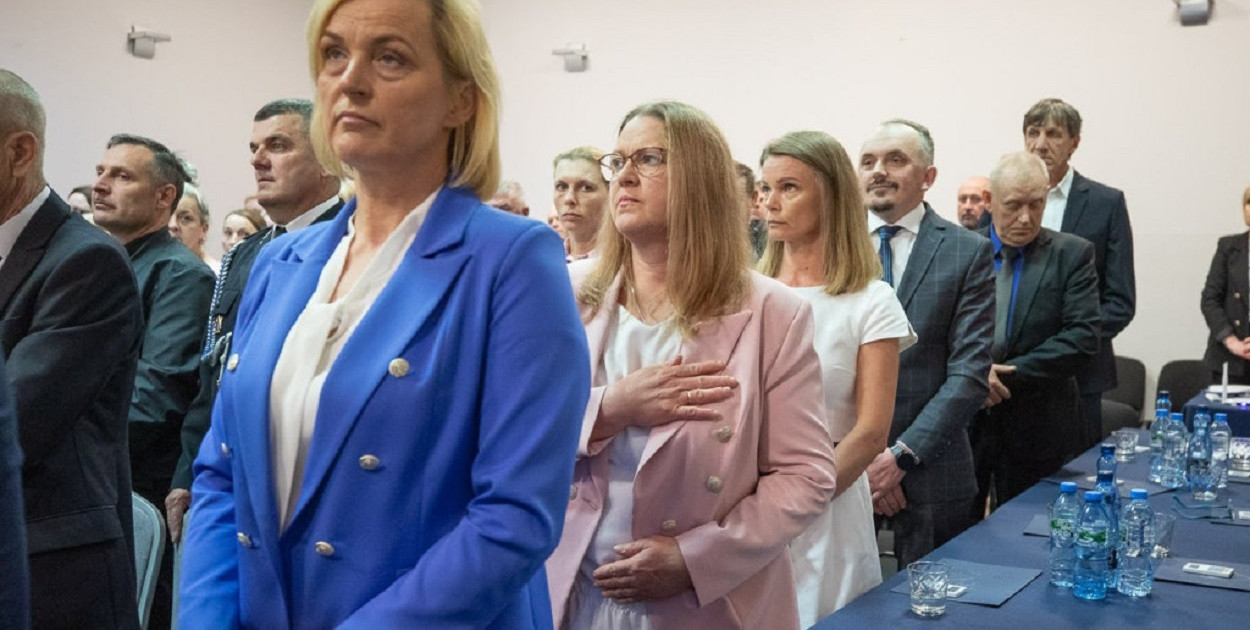 Radni podczas sesji inauguracyjnej w maju 2024 roku (fot. archiwum UM Stawiski)