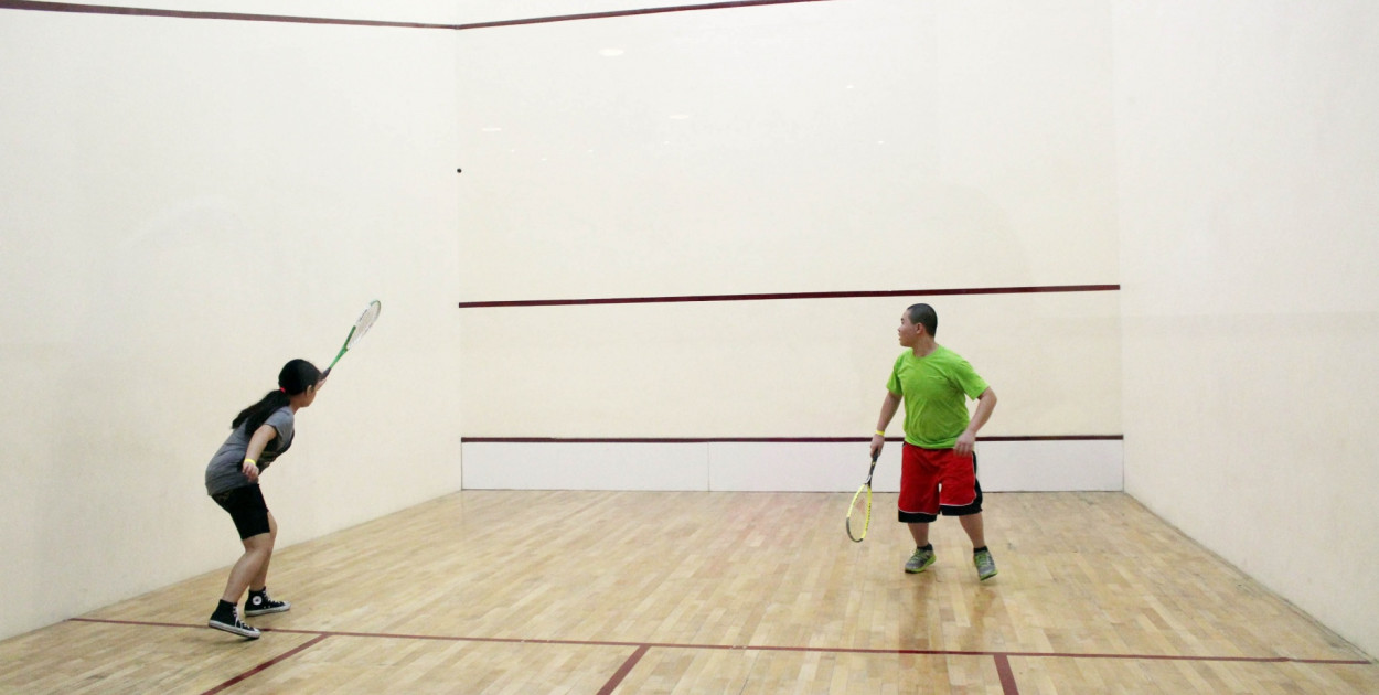 Jak grać w squasha: zasady od A do Z dla początkujących