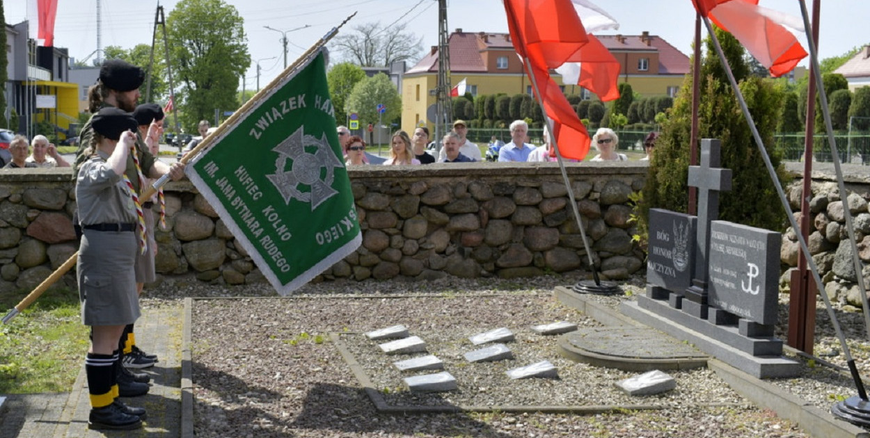 Według IPN - organizowanie w tym miejscu uroczystości rocznicowych i patriotycznych nie ma historycznego uzasadnienia (Fot. S. Nicewicz)
