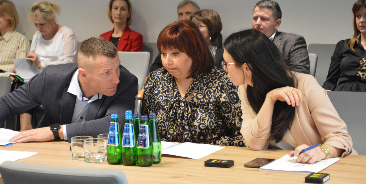 Na zdjęciu Michał Połoński, Małgorzata Kalinowska i Katarzyna Niedźwiecka 