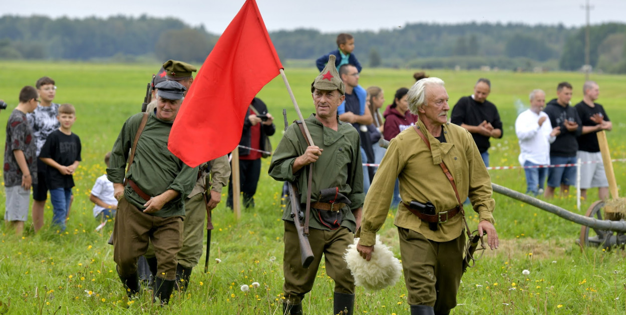 W wyniku walk zginęło prawie 50 Polaków. Wielu z nich Rosjanie zabili w bardzo brutalny sposób (fot. S. Nicewicz)