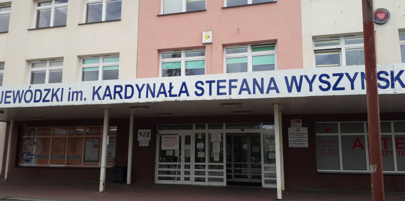 Do tej pory w powiecie kolneńskim odnotowano dziesięć przypadków zakażenia koronawirusem.  Jedna osoba zmarła. To 90-letni mężczyzna z gminy Grabowo. Sześć osób wyzdrowiało.