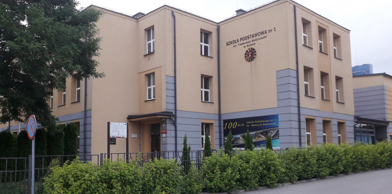 Co ciekawe, miasto starało się również o środki na modernizację stadionu w Kolnie. Wnioskowano o 8 mln, niestety nie przyznano nam nawet złotówki. Burmistrz uspokaja i zapewnia,  że jest alternatywa na pozyskanie dotacji na ten cel i dofinasowanie powinno zostać przyznane w przyszłym roku. 