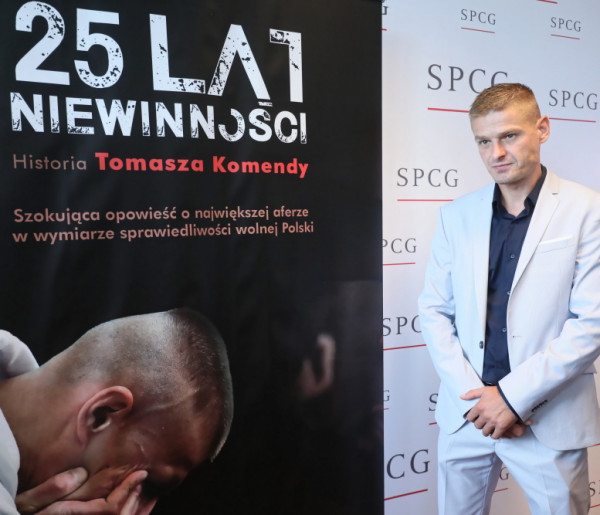 Bartłomiej Kaczmarek z Nagrodą PSC za zdjęcia do "25 lat niewinności. Sprawa Tomka Komendy"-15500