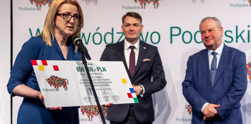  Na zdjęciu: Agnieszka Rutkowska, radny wojewódzki Piotr Modzelewski i wicemarszałek Marek Olbryś (fot. Kamil Timoszuk/UMWP)