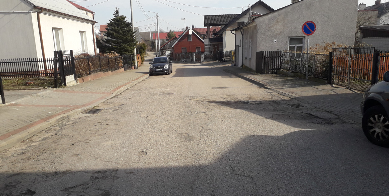 Zdjęcia ulicy Strażackiej zamieszczone w galerii zostały wykonane w marcu 2023 roku