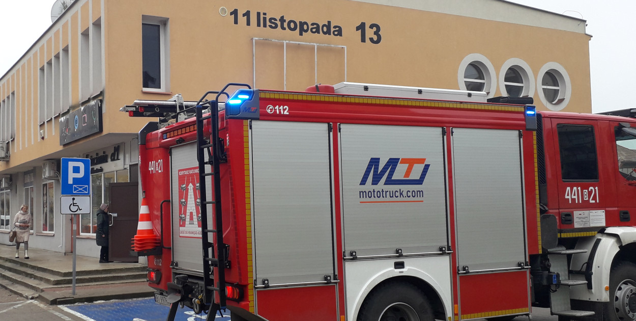 W dniu 13 grudnia  Państwowa Straż Pożarna w Kolnie dokonała kontroli wszystkich  lokali  użytkowych w budynku przy ulicy 11 listopada. Jaki był cel tej kontroli, na czyje zgłoszenie, co badano i przy pomocy jakich urządzeń? Prosimy również o informację dotyczącą wyników kontroli – zapytała PSP w Kolnie redakcja Kolniaka24